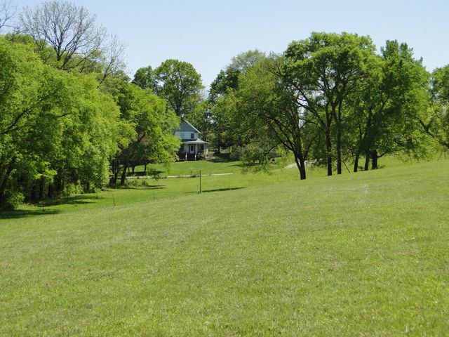 4 Cothran Rd, Columbia, TN 38401