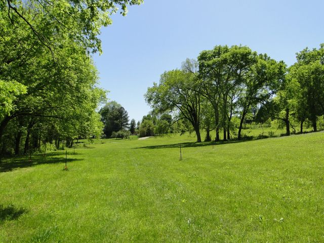 4 Cothran Rd, Columbia, TN 38401