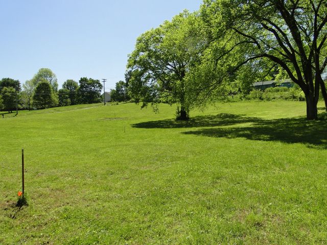 4 Cothran Rd, Columbia, TN 38401