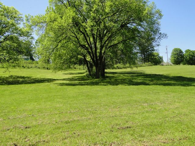 4 Cothran Rd, Columbia, TN 38401