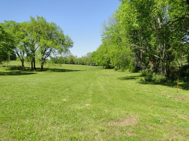 4 Cothran Rd, Columbia, TN 38401