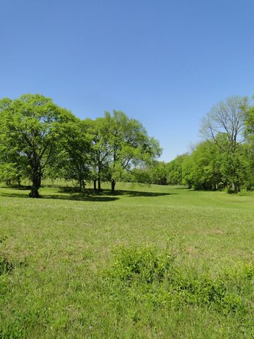 4 Cothran Rd, Columbia, TN 38401