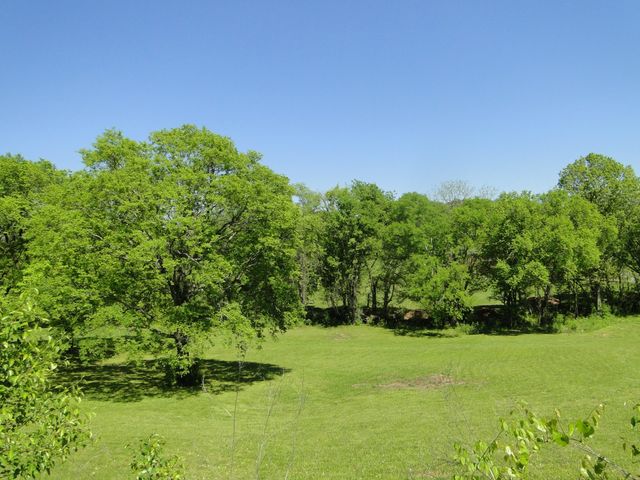 4 Cothran Rd, Columbia, TN 38401