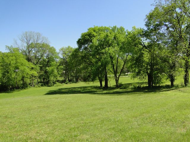 4 Cothran Rd, Columbia, TN 38401