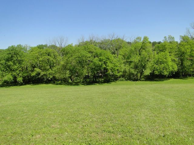 4 Cothran Rd, Columbia, TN 38401