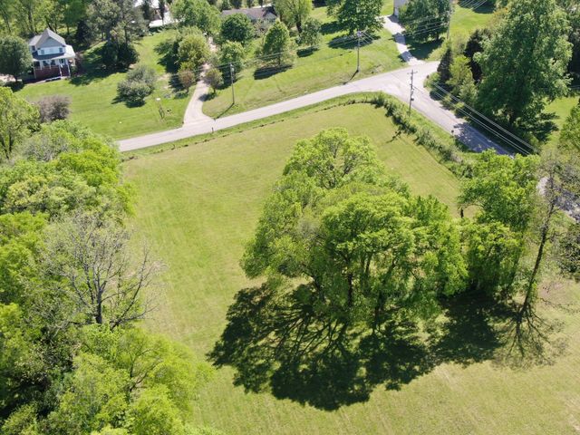 4 Cothran Rd, Columbia, TN 38401