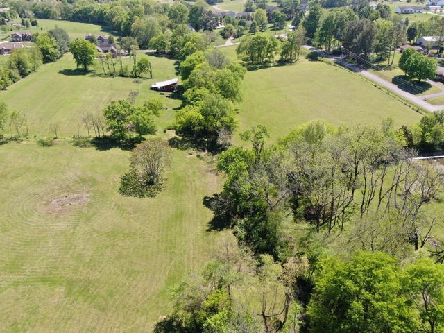 4 Cothran Rd, Columbia, TN 38401