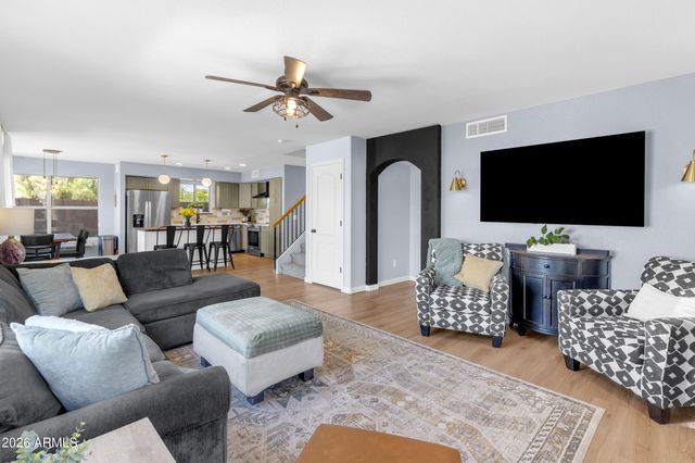 534 E KYLE Court, Gilbert, AZ 85296