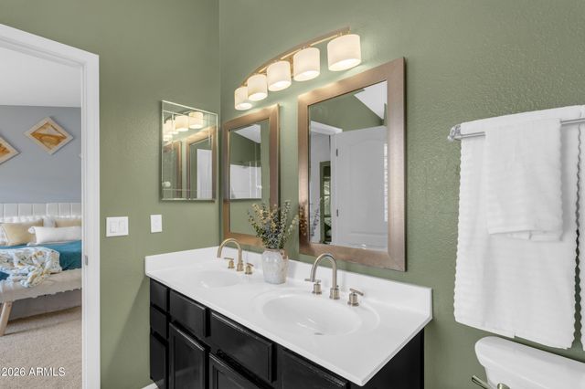 534 E KYLE Court, Gilbert, AZ 85296