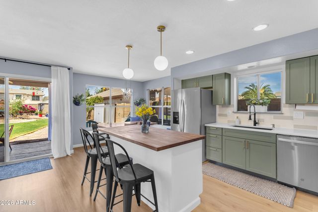 534 E KYLE Court, Gilbert, AZ 85296