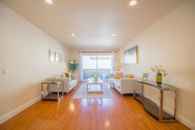 761 N Fair Oaks Avenue 6, Sunnyvale, CA 94085