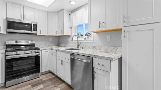 2915 Deacon 17, Simi Valley, CA 93065
