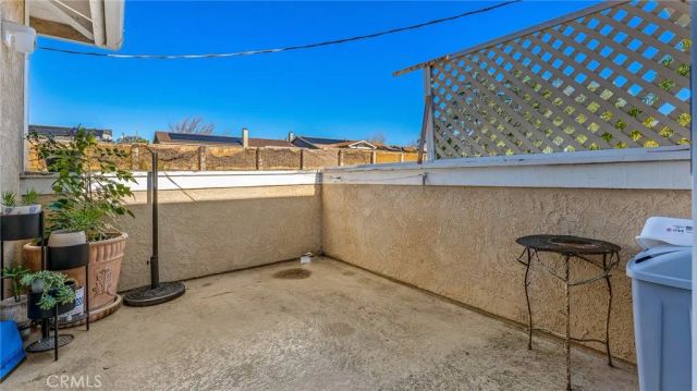 2915 Deacon 17, Simi Valley, CA 93065