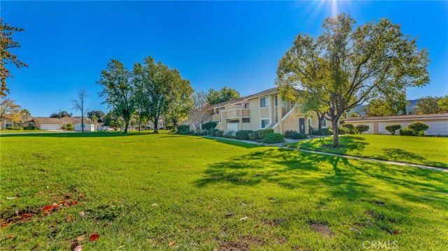 2915 Deacon 17, Simi Valley, CA 93065