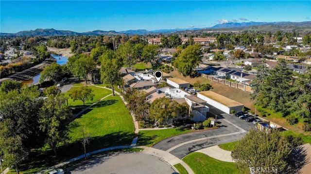 2915 Deacon 17, Simi Valley, CA 93065