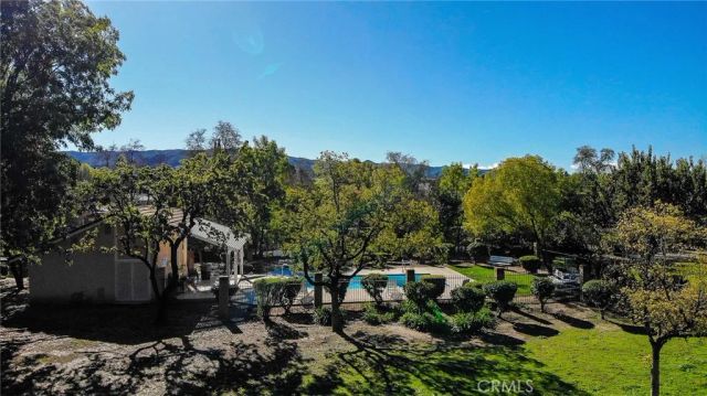 2915 Deacon 17, Simi Valley, CA 93065