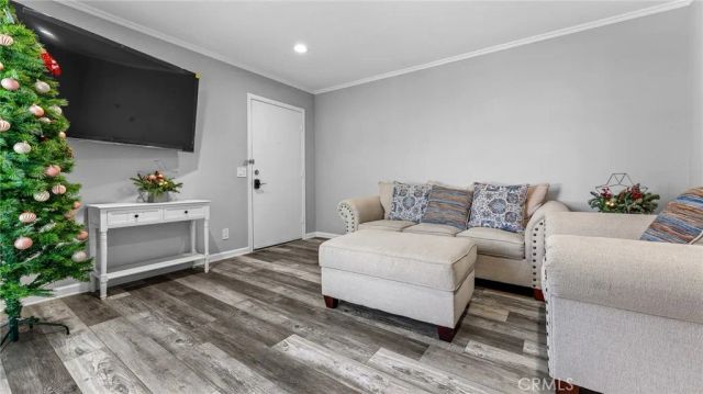 2915 Deacon 17, Simi Valley, CA 93065
