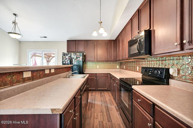 225 Derby Downs Drive, Sneads Ferry, NC 28460