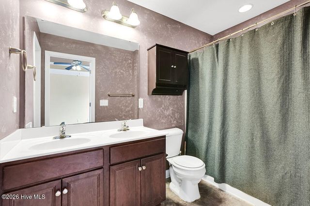 225 Derby Downs Drive, Sneads Ferry, NC 28460