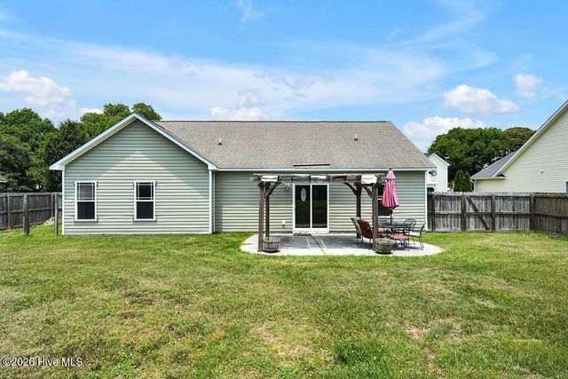 225 Derby Downs Drive, Sneads Ferry, NC 28460