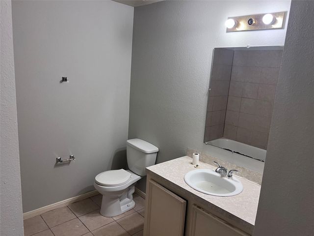 4209 Clover Street B, Houston, TX 77051