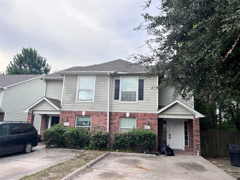 4209 Clover Street B, Houston, TX 77051