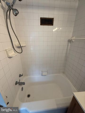 38 RICHBORO RD, Newtown, PA 18940
