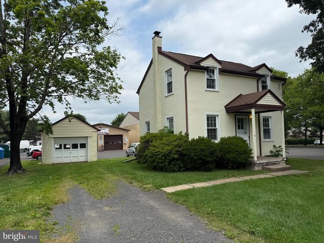 38 RICHBORO RD, Newtown, PA 18940