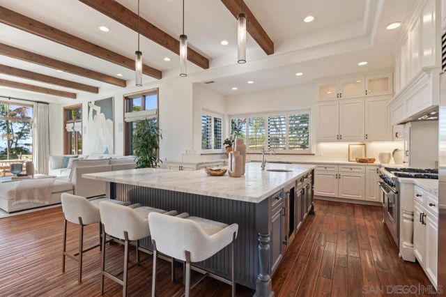 8080 La Jolla Scenic Dr North, La Jolla, CA 92037