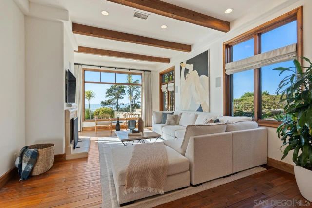 8080 La Jolla Scenic Dr North, La Jolla, CA 92037