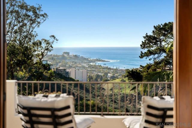 8080 La Jolla Scenic Dr North, La Jolla, CA 92037