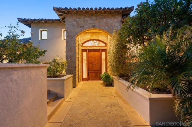 8080 La Jolla Scenic Dr North, La Jolla, CA 92037