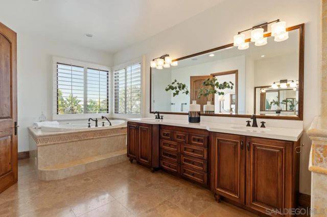 8080 La Jolla Scenic Dr North, La Jolla, CA 92037