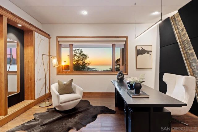 8080 La Jolla Scenic Dr North, La Jolla, CA 92037