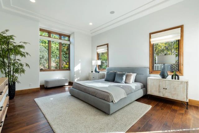 8080 La Jolla Scenic Dr North, La Jolla, CA 92037