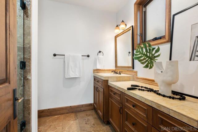 8080 La Jolla Scenic Dr North, La Jolla, CA 92037