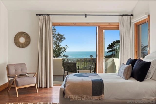 8080 La Jolla Scenic Dr North, La Jolla, CA 92037