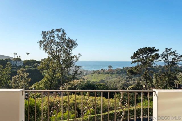 8080 La Jolla Scenic Dr North, La Jolla, CA 92037