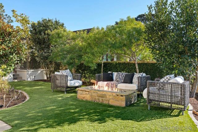 8080 La Jolla Scenic Dr North, La Jolla, CA 92037