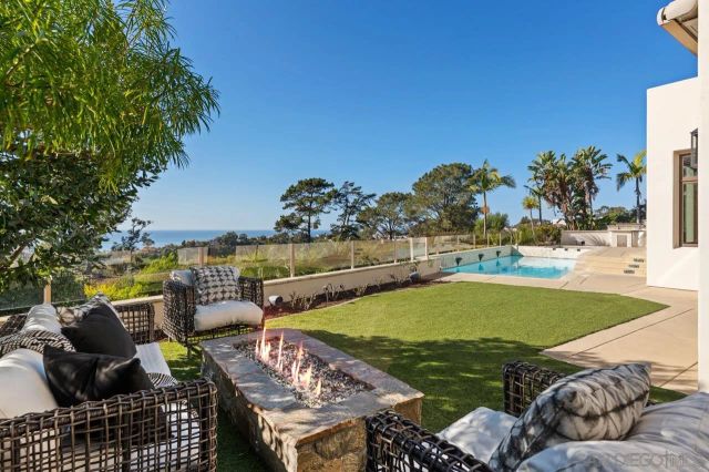 8080 La Jolla Scenic Dr North, La Jolla, CA 92037