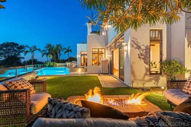 8080 La Jolla Scenic Dr North, La Jolla, CA 92037