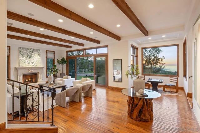 8080 La Jolla Scenic Dr North, La Jolla, CA 92037