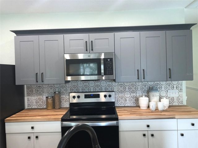 1321 W NORTH B STREET, Tampa, FL 33606