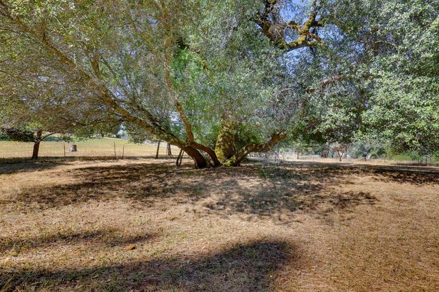 9932 Frenchtown-Dobbins Rd, Oregon House, CA 95962