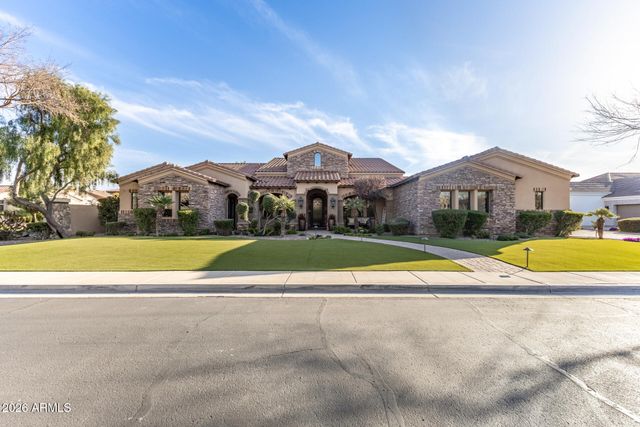 4421 E TAURUS Place, Chandler, AZ 85249