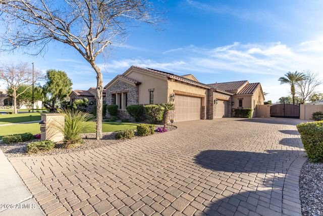 4421 E TAURUS Place, Chandler, AZ 85249
