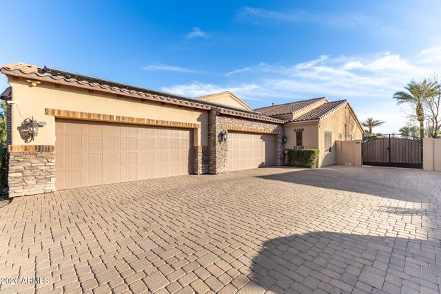 4421 E TAURUS Place, Chandler, AZ 85249