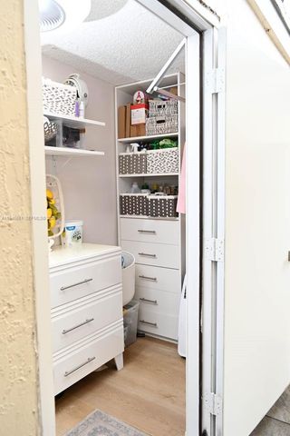 1430 Cottonwood Cir, Weston, FL 33326