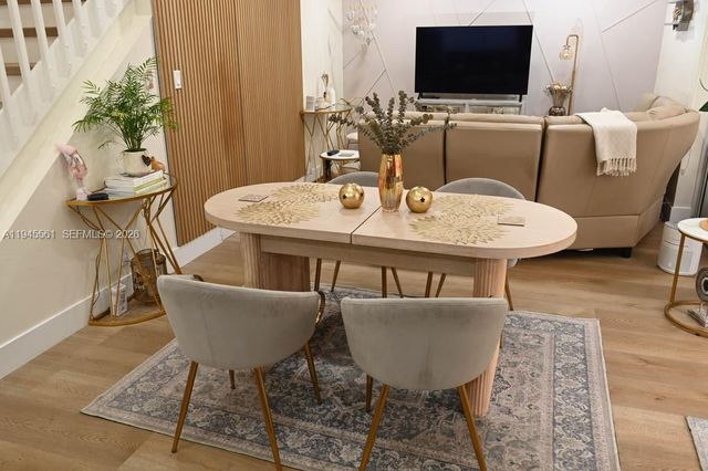 1430 Cottonwood Cir, Weston, FL 33326