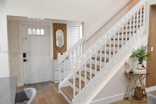 1430 Cottonwood Cir, Weston, FL 33326